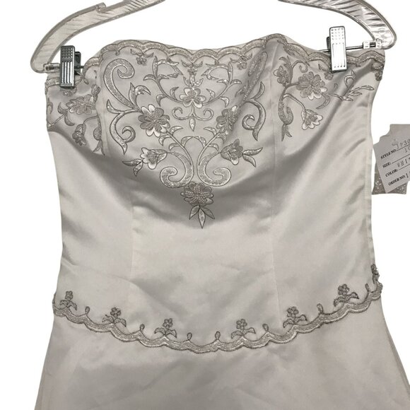 Davids Bridal White Strapless Beaded Wedding Dress W/ Train Size 10  $499 - Picture 3 of 13